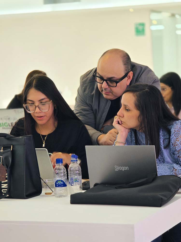 Capacitación incompany: práctica dirigida en equipo