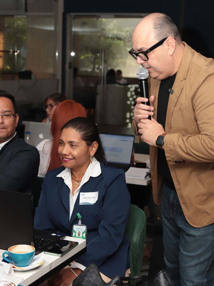 Capacitación incompany: Joco González facilitando la sesión