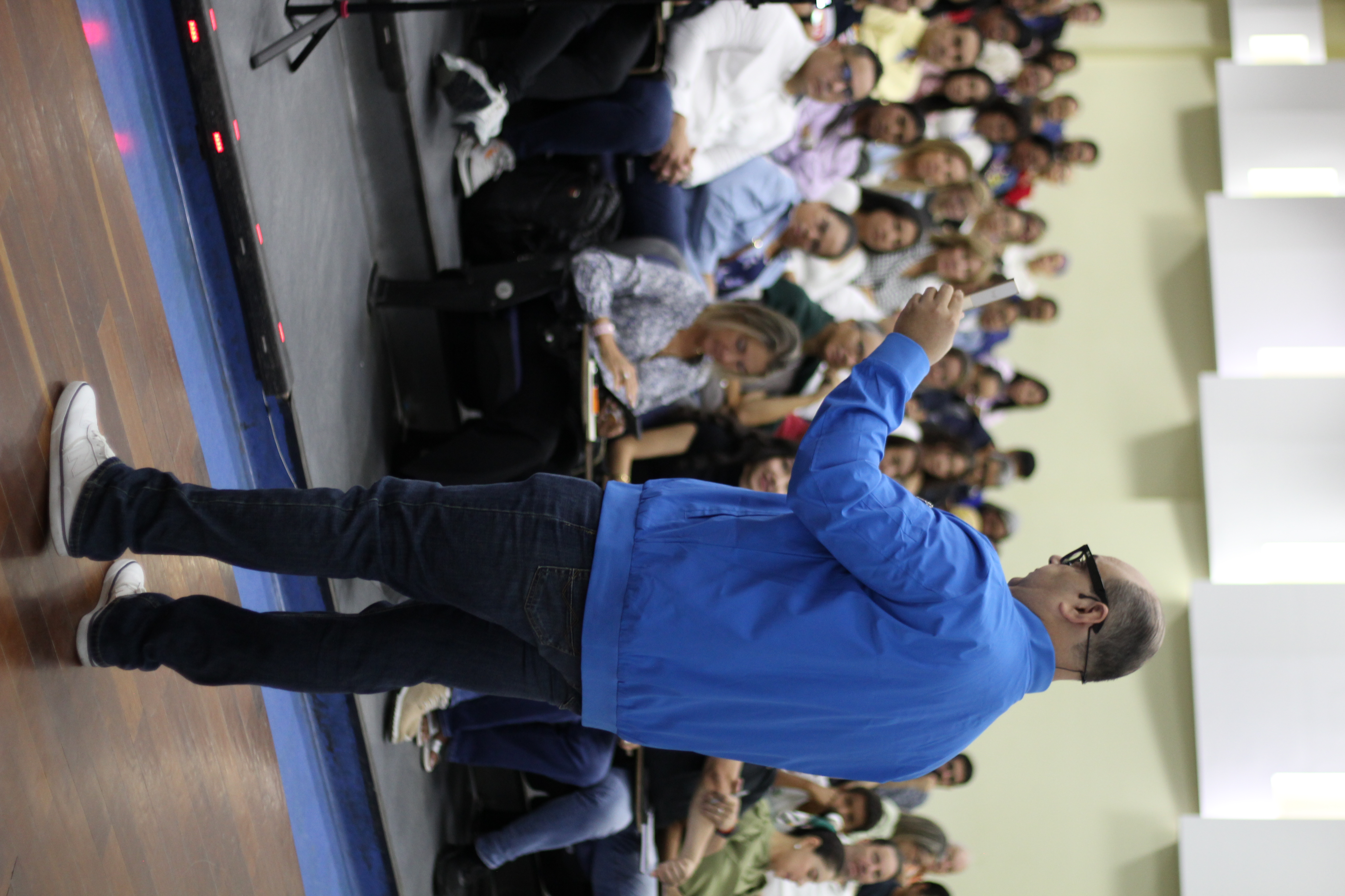 Joco González facilitando un taller