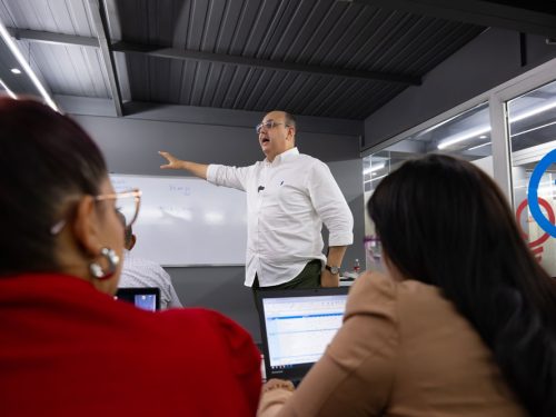 Inteligencia Artificial para Gerenciar: Dos Días de Aprendizaje Revolucionario en Valencia y Caracas